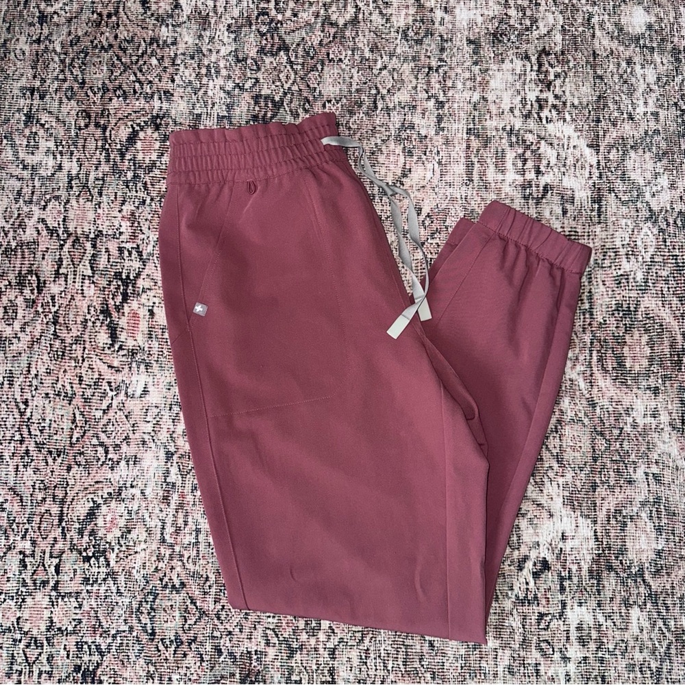 Figs Mauve High Waisted Regina Jogger Scrub Pants - Size Large